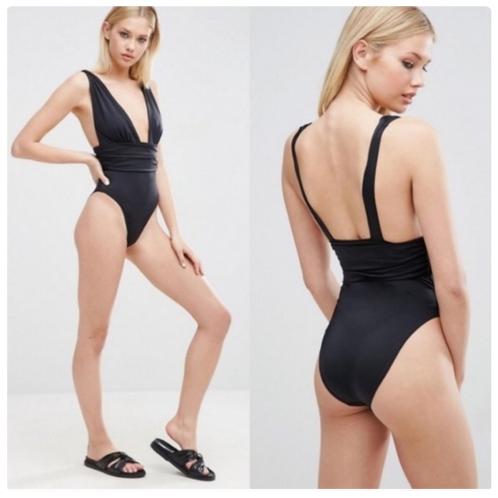 ASOS DESIGN Black Gathered Waist Band Swimsuit 👙Size 34DD